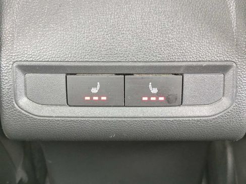 Used 2020 Volkswagen Jetta SE w/ SE Cold Weather Package FWD image 16