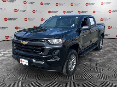 Used 2025 Chevrolet Colorado LT image 1