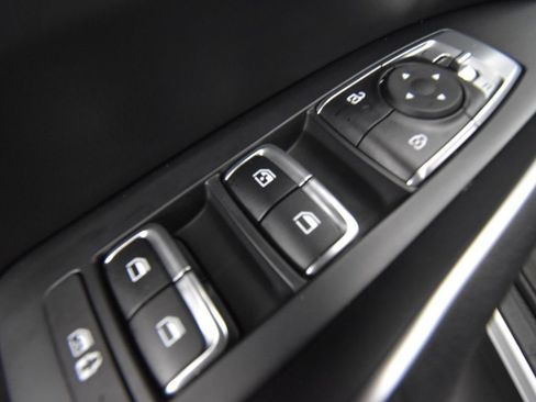 New 2025 Kia Sorento LX FWD image 13
