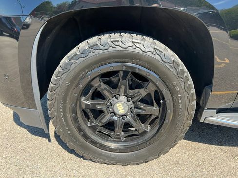 Used 2017 Cadillac Escalade Premium Luxury AWD/4WD image 9