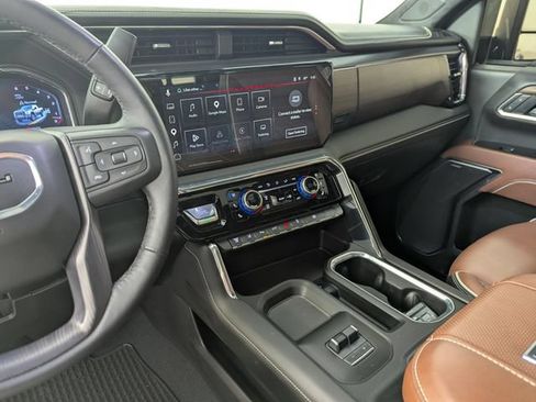 Used 2025 GMC Sierra 3500 Denali Ultimate AWD/4WD image 14