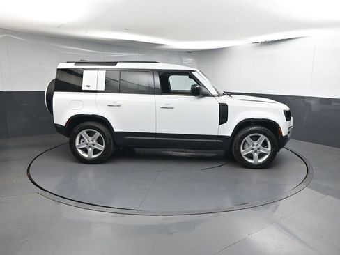 Used 2020 Land Rover Defender 110 SE AWD/4WD image 25
