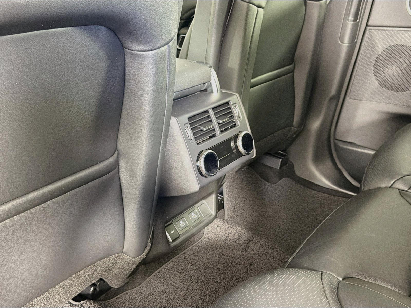 New 2026 Land Rover Discovery S AWD/4WD image 28