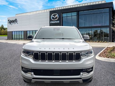 Used 2024 Jeep Wagoneer L Series II RWD image 8