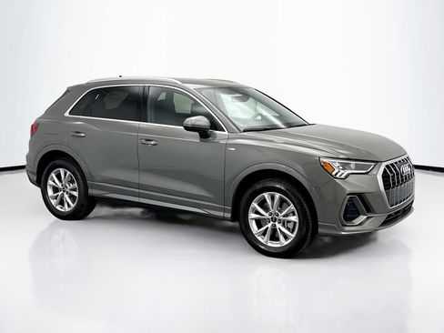 Certified 2025 Audi Q3 2.0T Premium w/ Convenience Package image 3