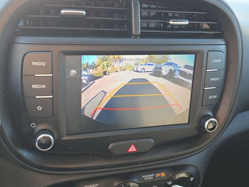 Certified 2022 Kia Soul LX image 25