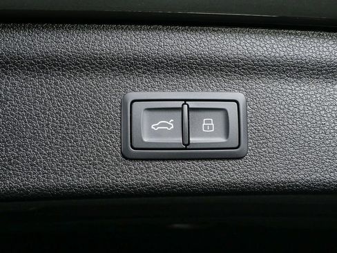 Used 2024 Audi Q3 2.0T Premium Plus w/ Premium Plus Package image 34