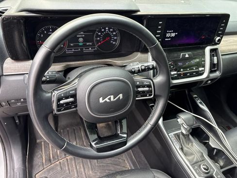 Certified 2022 Kia Sorento X-Line EX AWD/4WD image 16