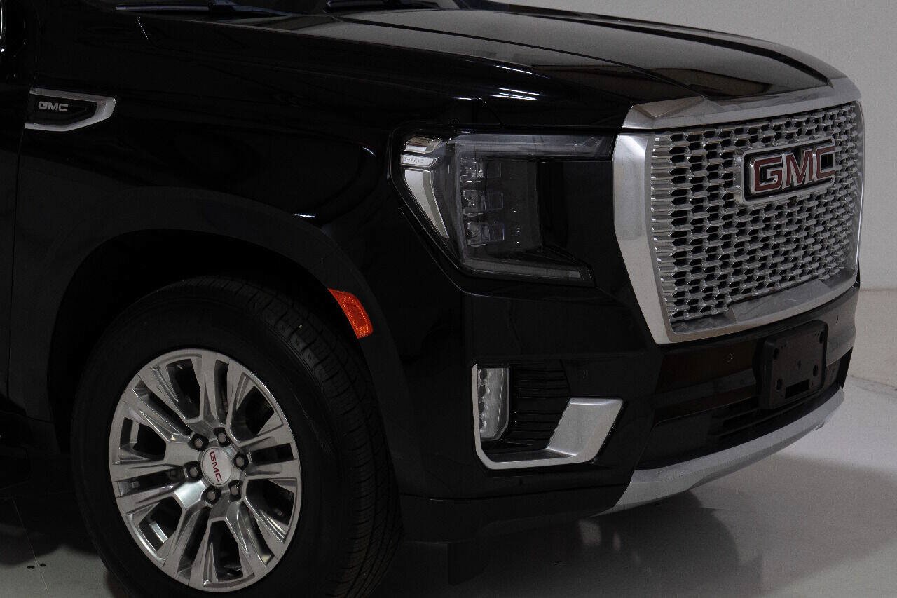 Used 2021 GMC Yukon XL Denali AWD/4WD image 9
