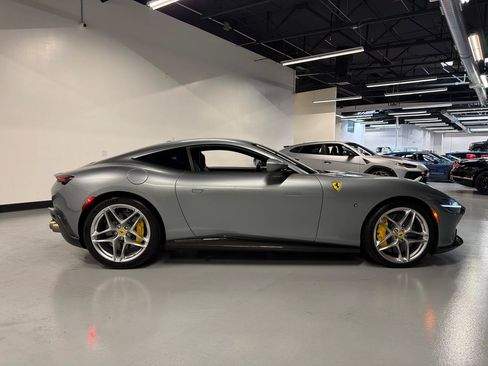 Used 2021 Ferrari Roma RWD image 10