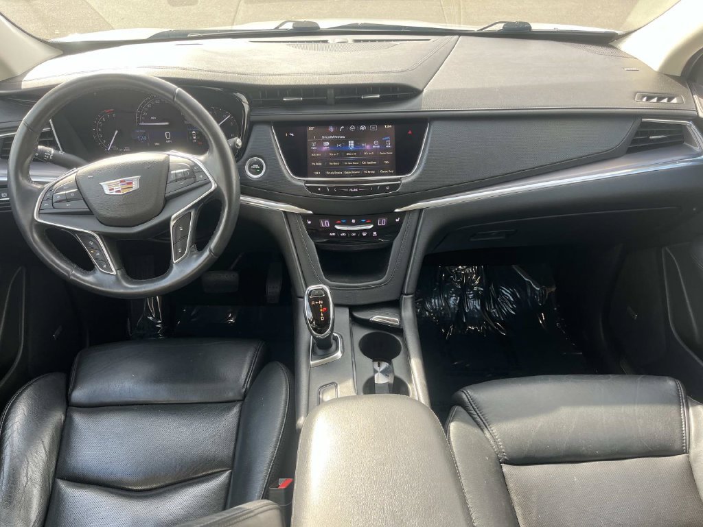 Used 2017 Cadillac XT5 Luxury w/ Driver Awareness Package FWD image 16