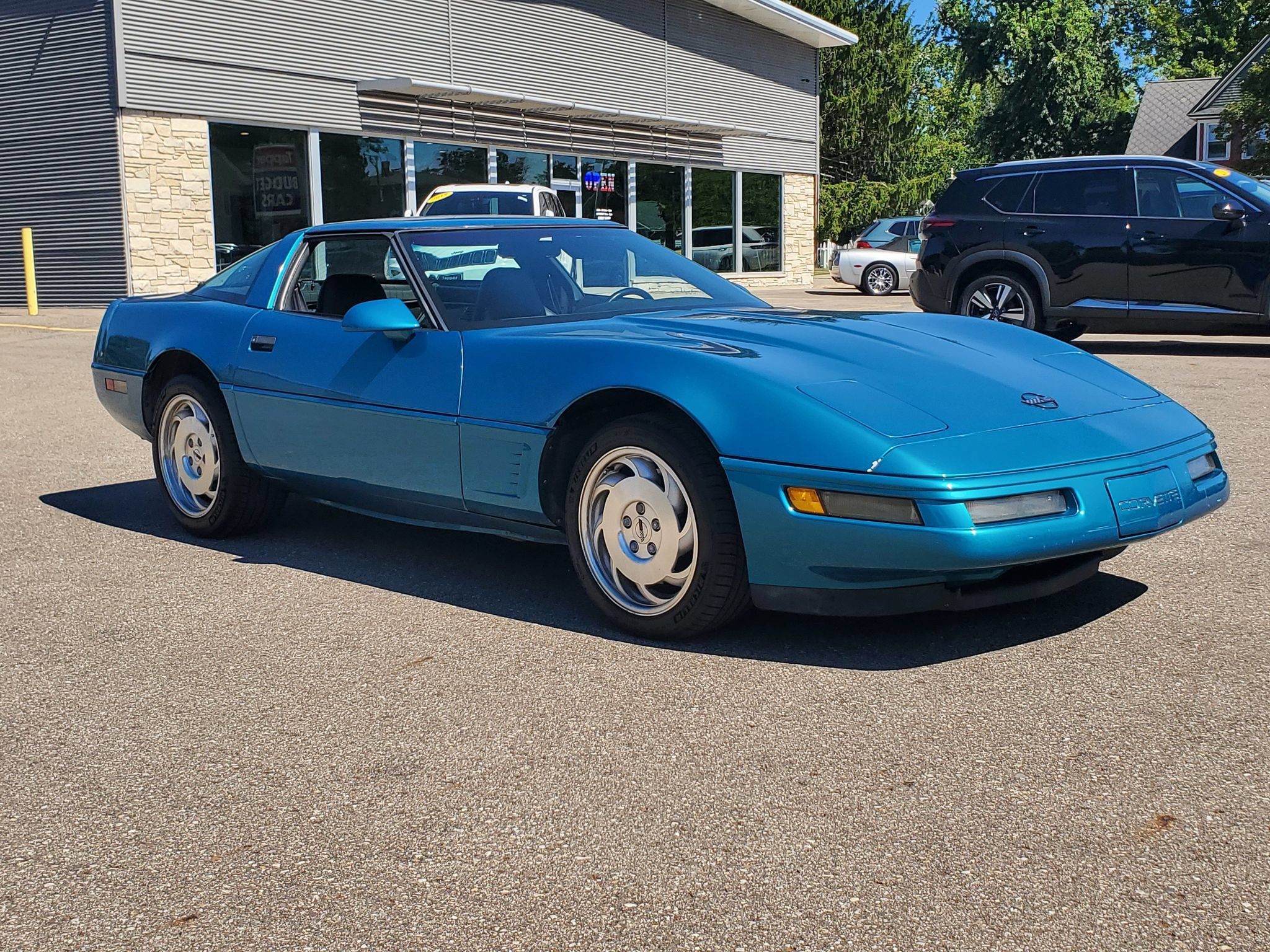 Used 1995 Chevrolet Corvette Coupe RWD image 3