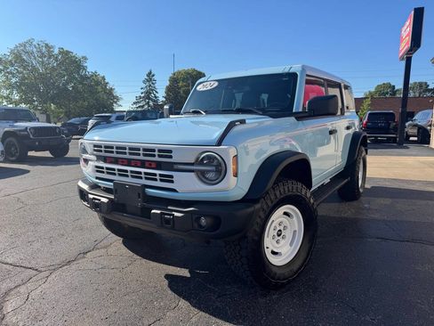Used 2024 Ford Bronco Heritage Edition AWD/4WD image 2