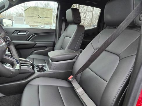 New 2025 GMC Canyon Elevation w/ Convenience Package image 19