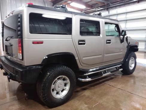 Used 2004 HUMMER H2 w/ Preferred Equipment Group AWD/4WD image 2
