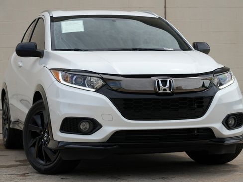 Used 2022 Honda HR-V Sport image 2