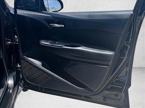Used 2019 Toyota C-HR LE FWD image 19