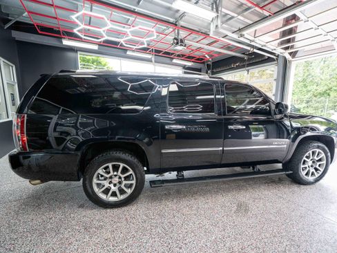 Used 2013 GMC Yukon XL Denali AWD/4WD image 4