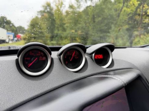 Used 2018 Nissan 370Z Touring image 19