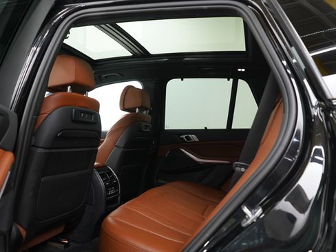 Used 2022 BMW X5 xDrive40i w/ M Sport Package AWD/4WD image 20