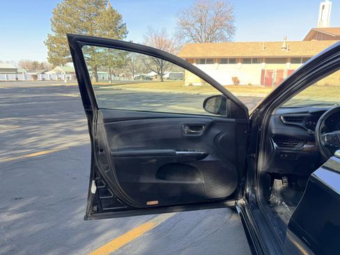 Used 2015 Toyota Avalon XLE image 12