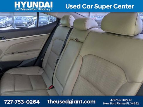 Used 2020 Hyundai Elantra Limited FWD image 14