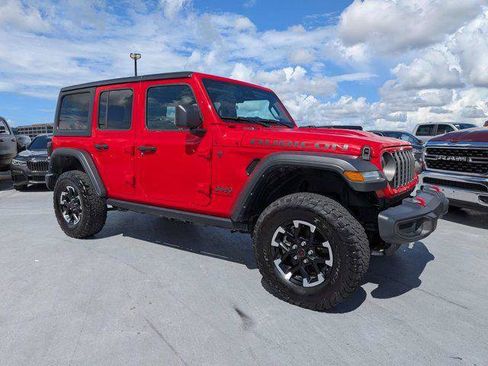 Certified 2025 Jeep Wrangler Unlimited Rubicon AWD/4WD image 1