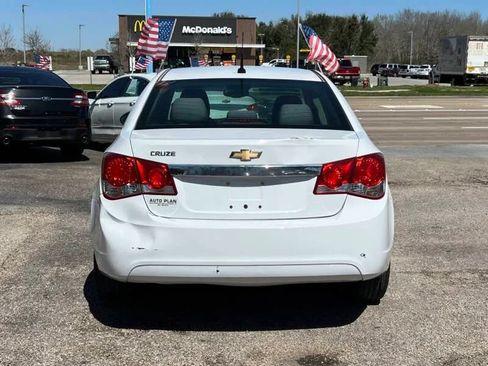 Used 2011 Chevrolet Cruze LS FWD image 7