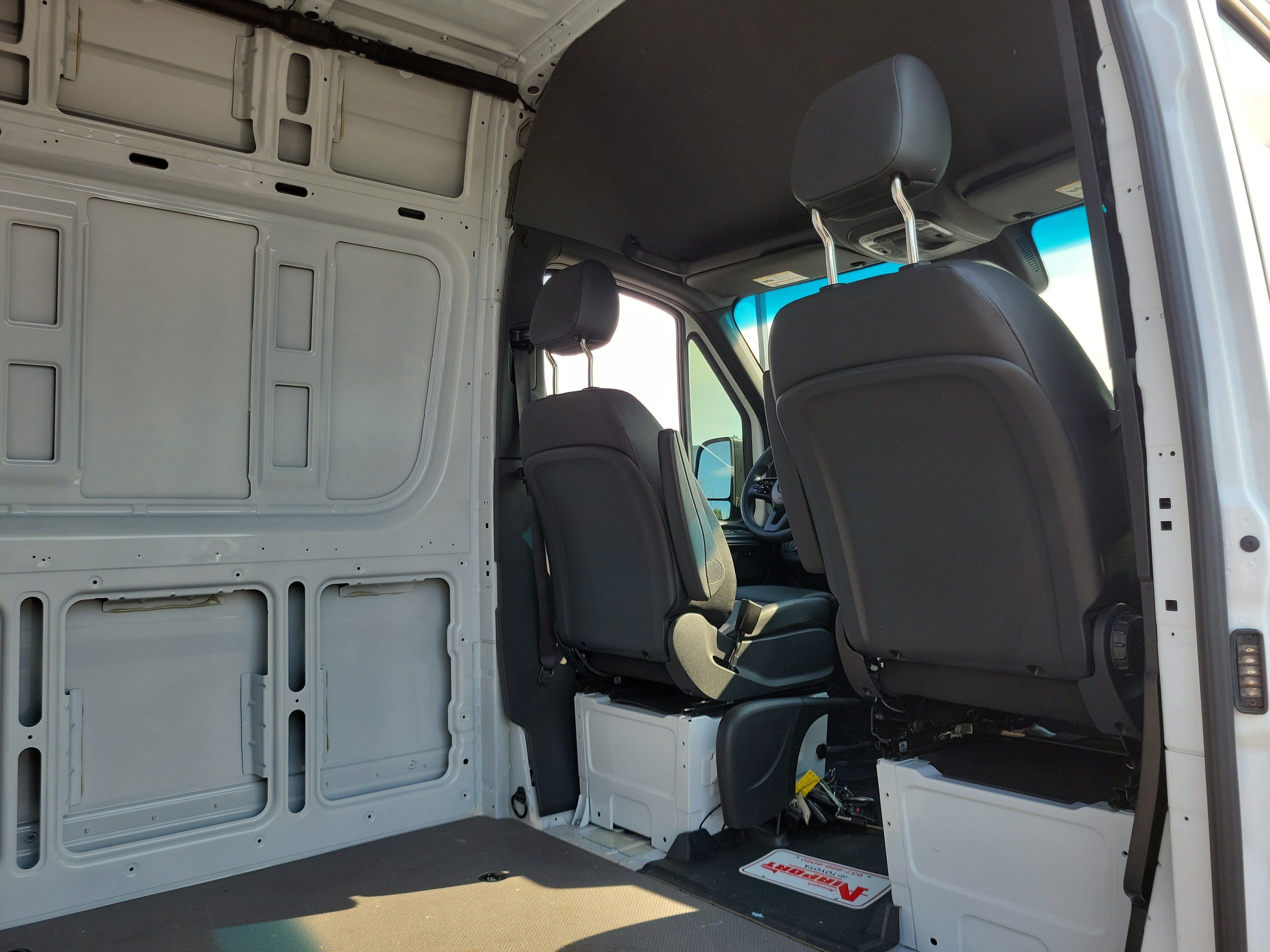 Used 2024 Mercedes-Benz Sprinter 2500 image 12