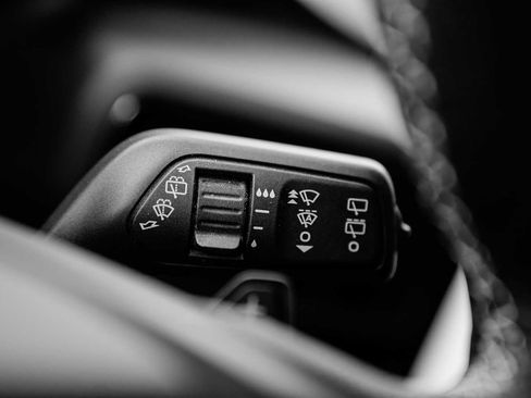 Used 2020 Ford Explorer ST w/ ST Street Pack image 31