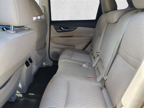 Used 2017 Nissan Rogue SV FWD image 14