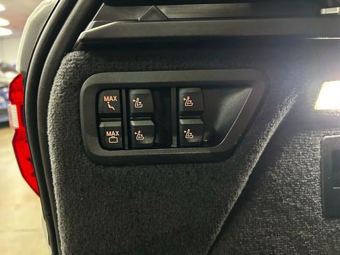 Used 2019 BMW X7 xDrive40i w/ Parking Assistance Package image 15