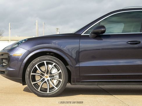 Used 2019 Porsche Cayenne Turbo image 4