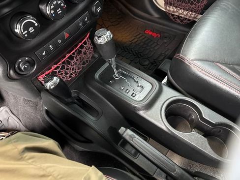 Used 2017 Jeep Wrangler Rubicon image 25