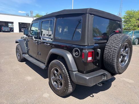 Used 2019 Jeep Wrangler Unlimited Sport S AWD/4WD image 3