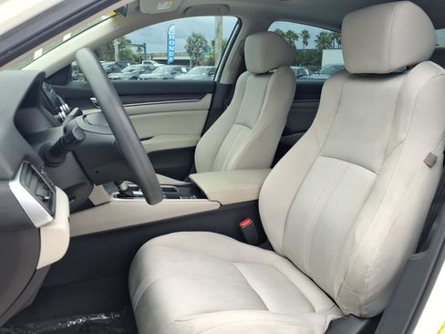 Used 2018 Honda Accord EX image 5
