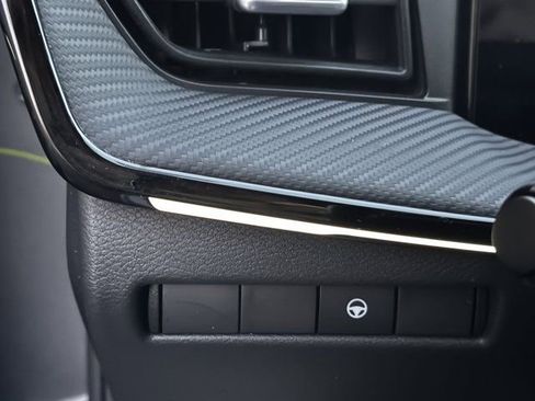 Used 2025 Nissan Kicks SR image 26