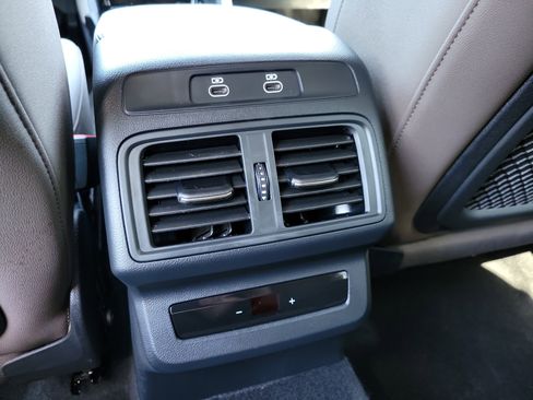 Used 2025 Audi Q5 Premium Plus w/ Premium Plus image 17