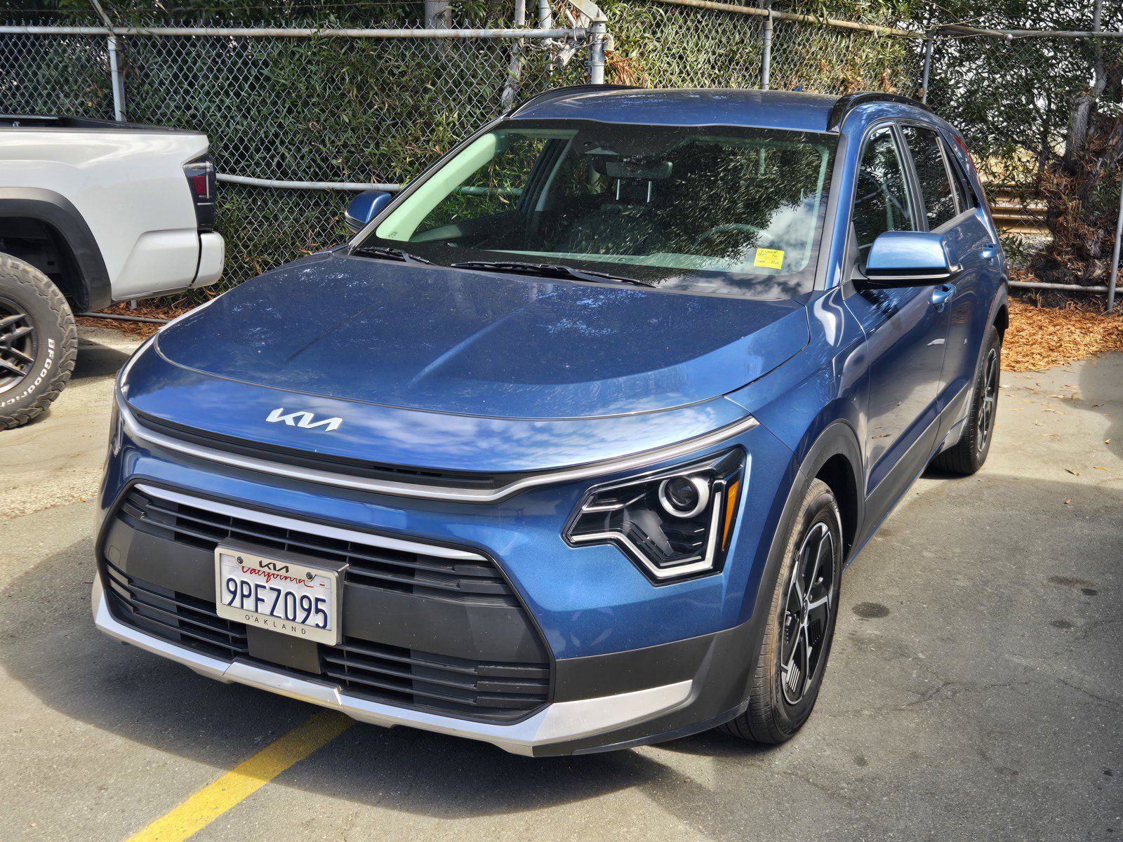 Used 2024 Kia Niro EX FWD image 3