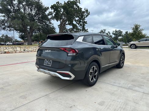 Used 2023 Kia Sportage LX image 6