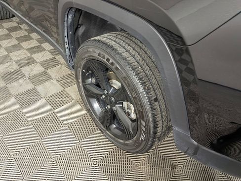 Certified 2022 Jeep Grand Cherokee Altitude image 16