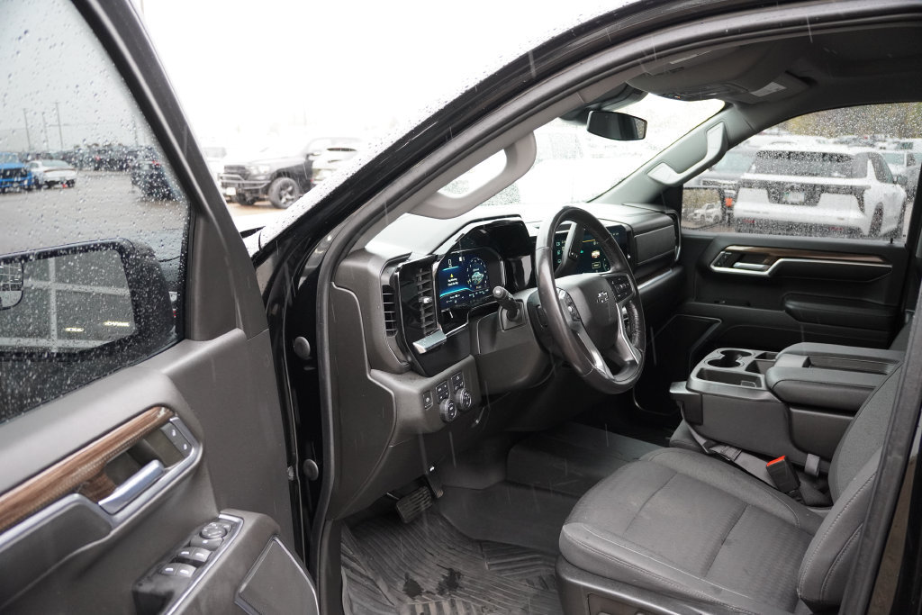 Certified 2022 Chevrolet Silverado 1500 RST AWD/4WD image 15