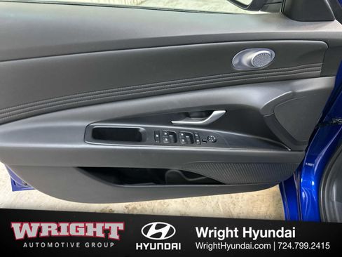 Certified 2025 Hyundai Elantra SEL image 9