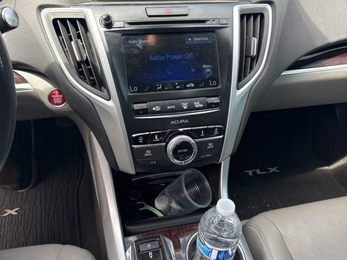 Used 2017 Acura TLX V6 w/ Technology Package FWD image 3