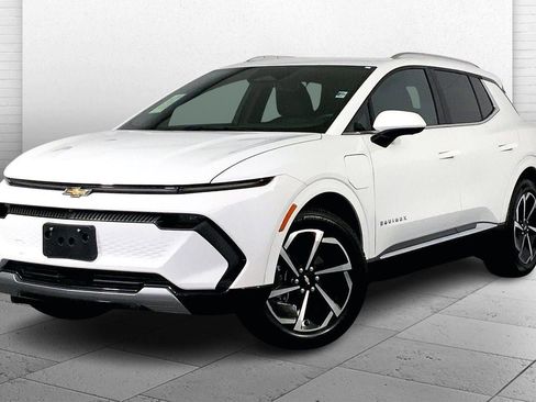 Used 2025 Chevrolet Equinox EV LT image 12