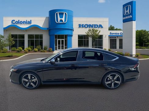 Used 2024 Honda Accord Sport image 3