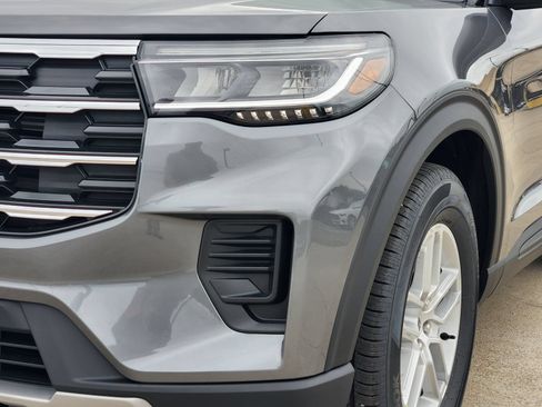 New 2026 Ford Explorer Active RWD image 10