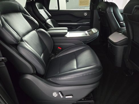 Used 2026 Lincoln Navigator L Reserve w/ Jet Appearance Package AWD/4WD image 17
