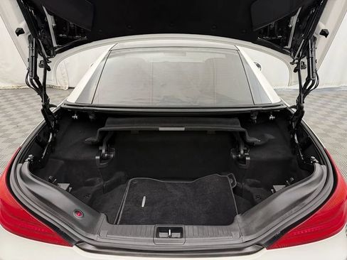 Used 2017 Mercedes-Benz SL 550 image 32