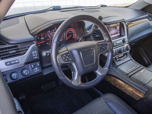 Used 2015 GMC Yukon Denali w/ Premium Package image 14